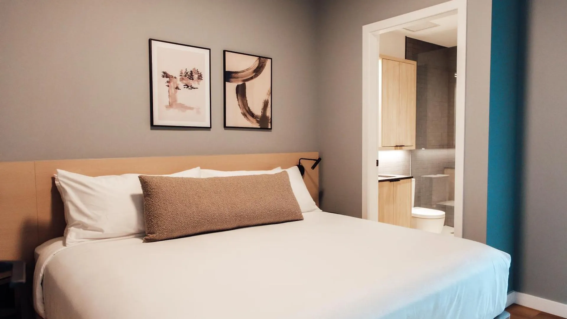 ****  Smithe House Hotel Vancouver Canada